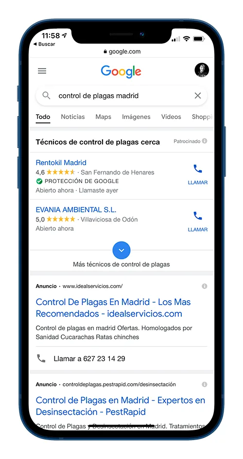 Captura de una búsqueda en Google en el móvil con anuncios de servicios locales de control de plagas en Madrid